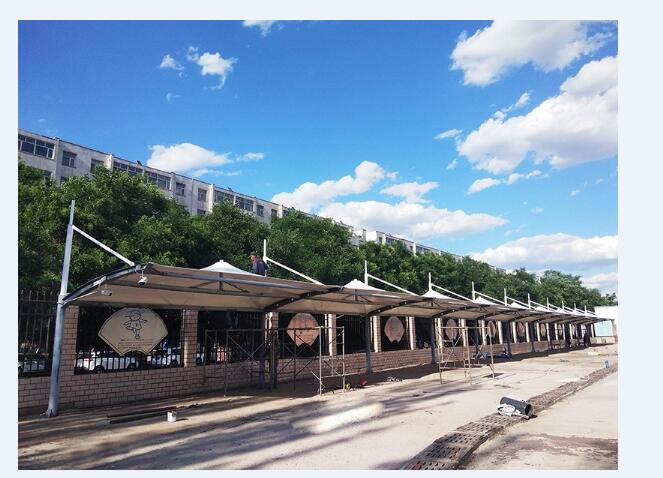 山東膜結(jié)構(gòu)車棚廠家